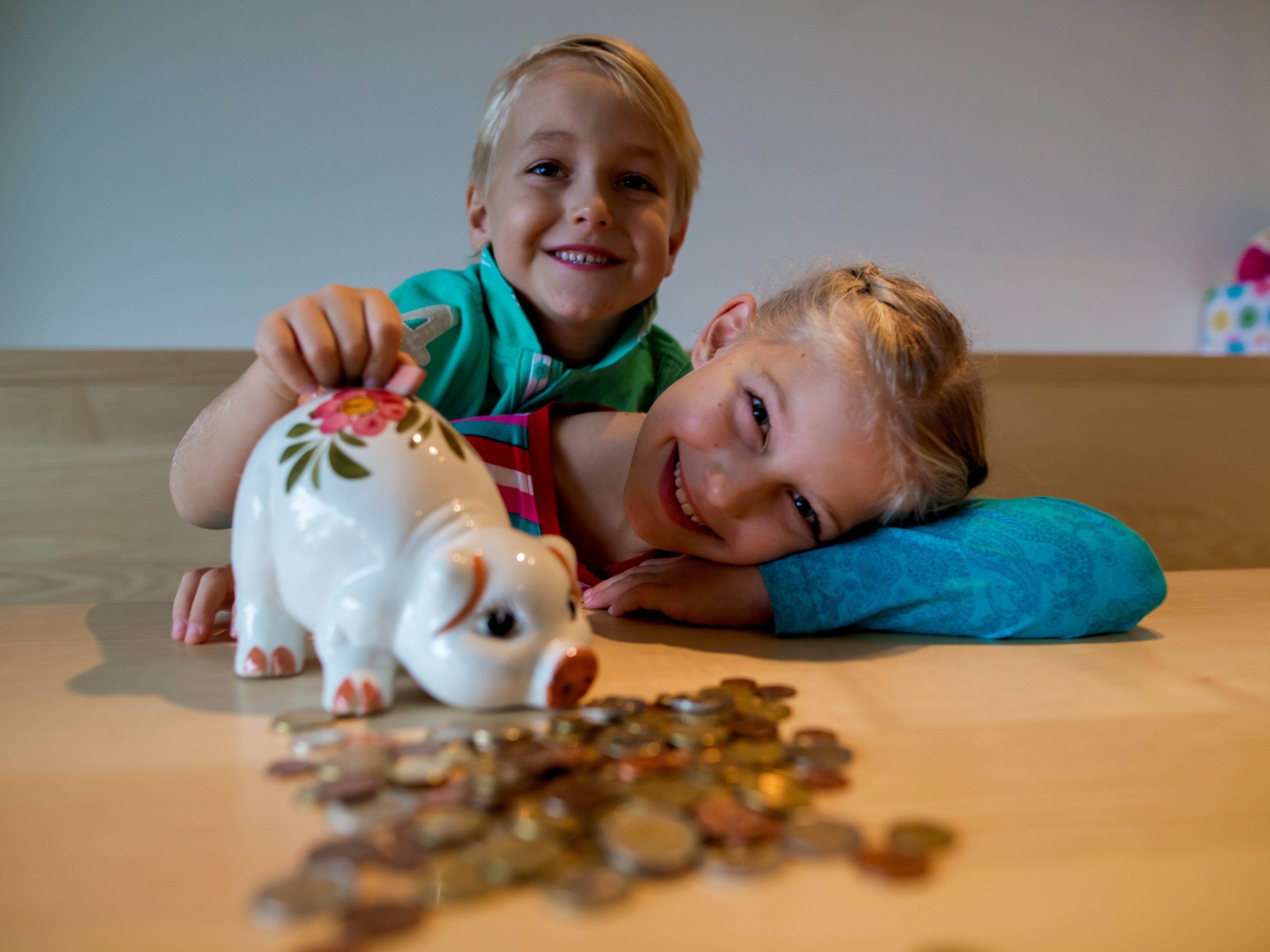 Anna und Hugo aus Lochau wissen, wie man spart. Um Ausgaben für Kinder in der Arbeitnehmerveranlagung bestmöglich auszuweisen, empfiehlt sich eine Beratung.