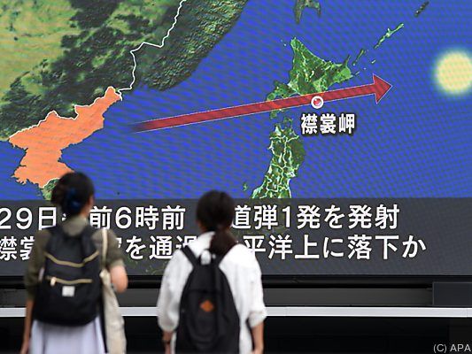 Die Rakete flog über Japan hinweg