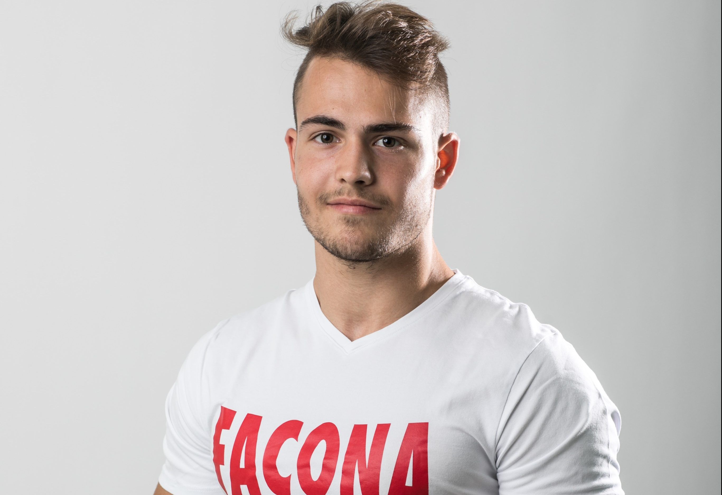 Dominik geht mit der Startnummer 2 ins Rennen.