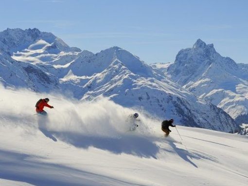 Am Arlberg finden Skifahrer u.a. wunderschöne Tiefschneeabfahrten. © TVB St. Anton am Arlberg/Josef_Mallaun