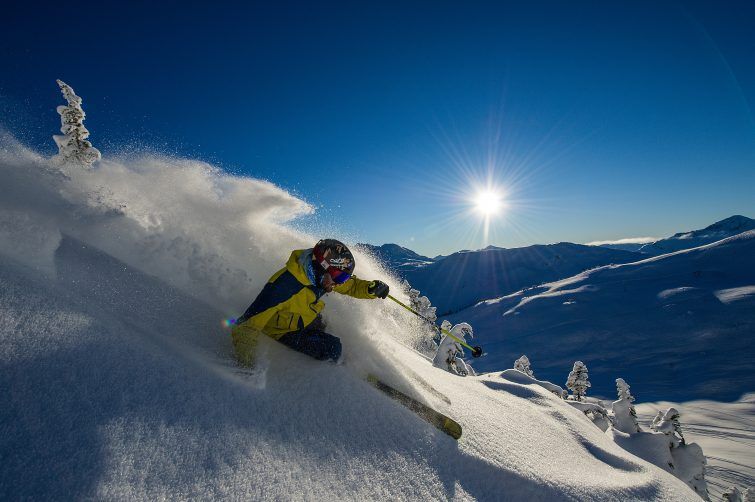 Scheinbar endlose Tiefschneehänge mit feinstem Pulverschnee sind das Markenzeichen von Whistler Blackcomb in Kanada. © Whistler Blackcomb/Eric Berger
