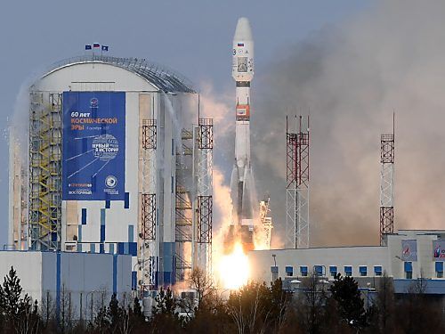 Wettersatellit vom Typ "Meteor-M" und 18 Mikro-Satelliten unterwegs