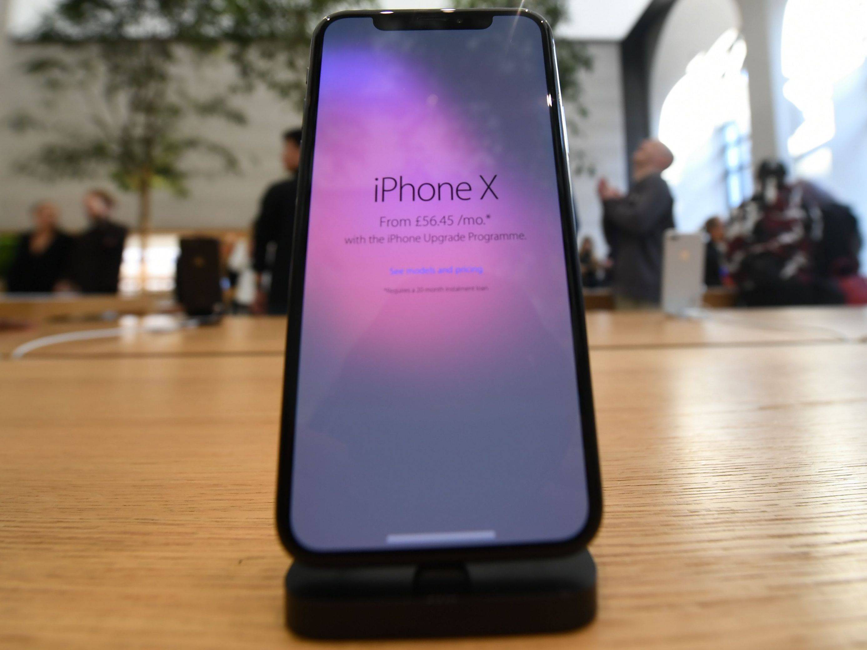 Das neue iPhone X soll Apple ein glänzendes Weihnachtsgeschäft bescheren.