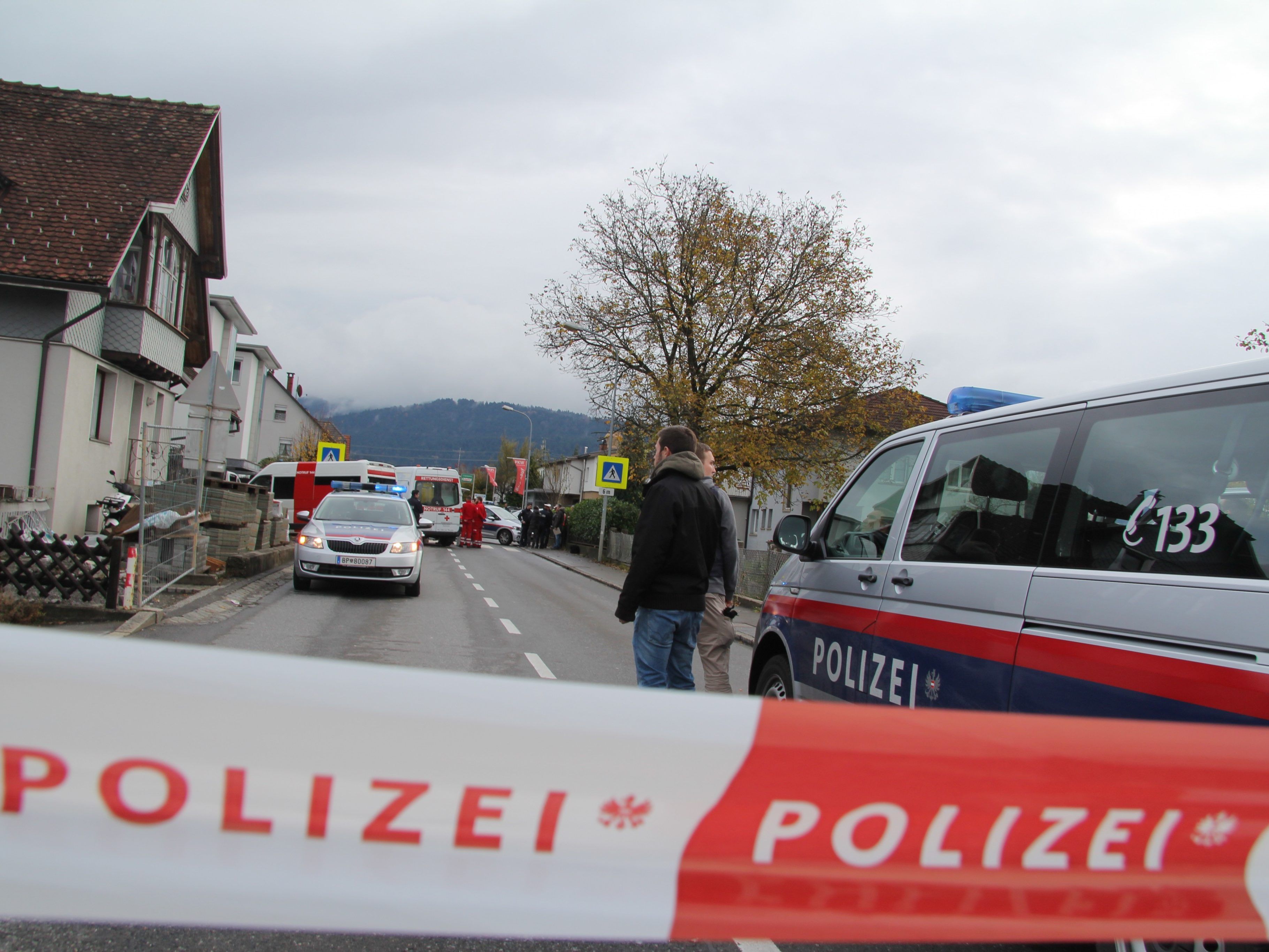 Staatsanwaltschaft prüft, ob Waffengebrauch gerechtfertigt war.