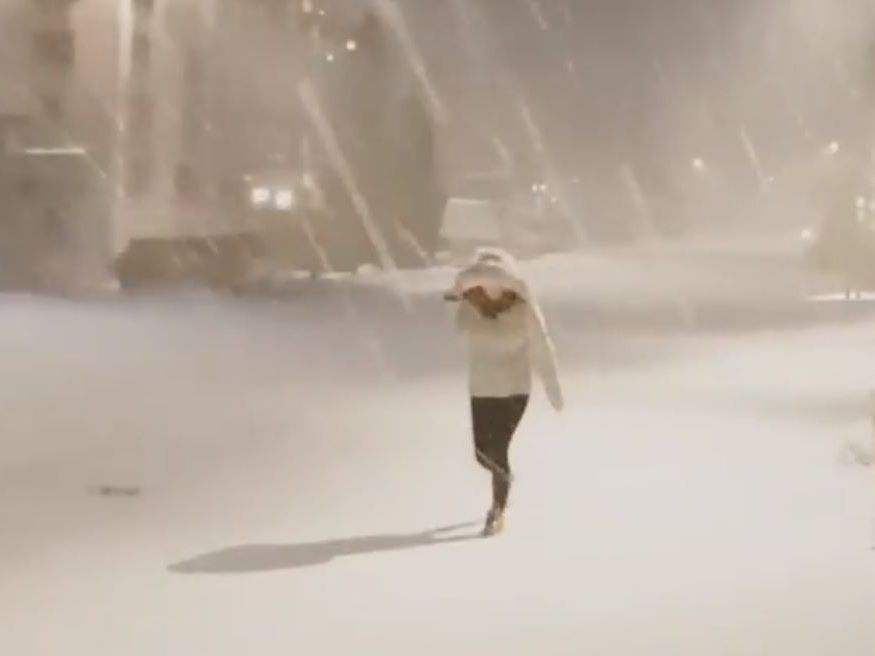 In Lech Zürs präparieren sicher bereits einige Wintersportler ihre Ski für die ersten Tiefschnee-Abfahrten.
