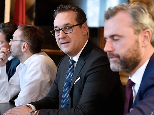 Strache sieht sich zu 50 Prozent als Innenminister