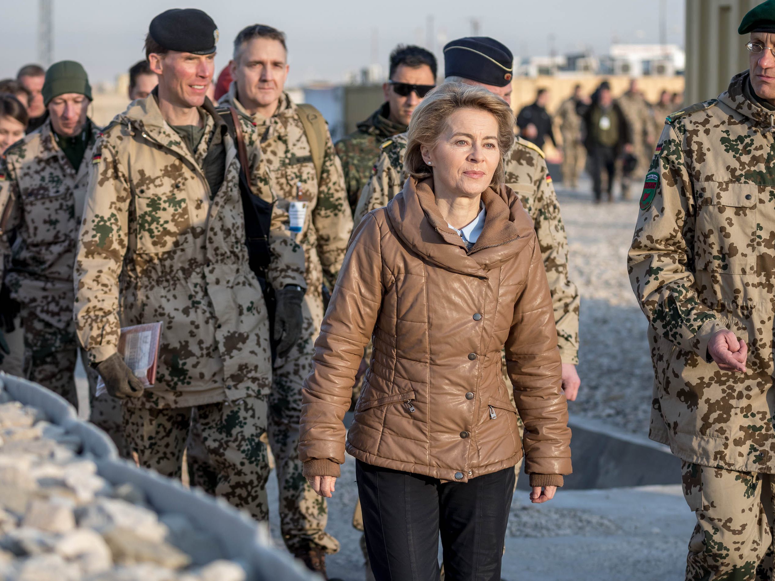 Die Verteidigungsministerin möchte mehr Soldaten nach Afghanistan schicken.
