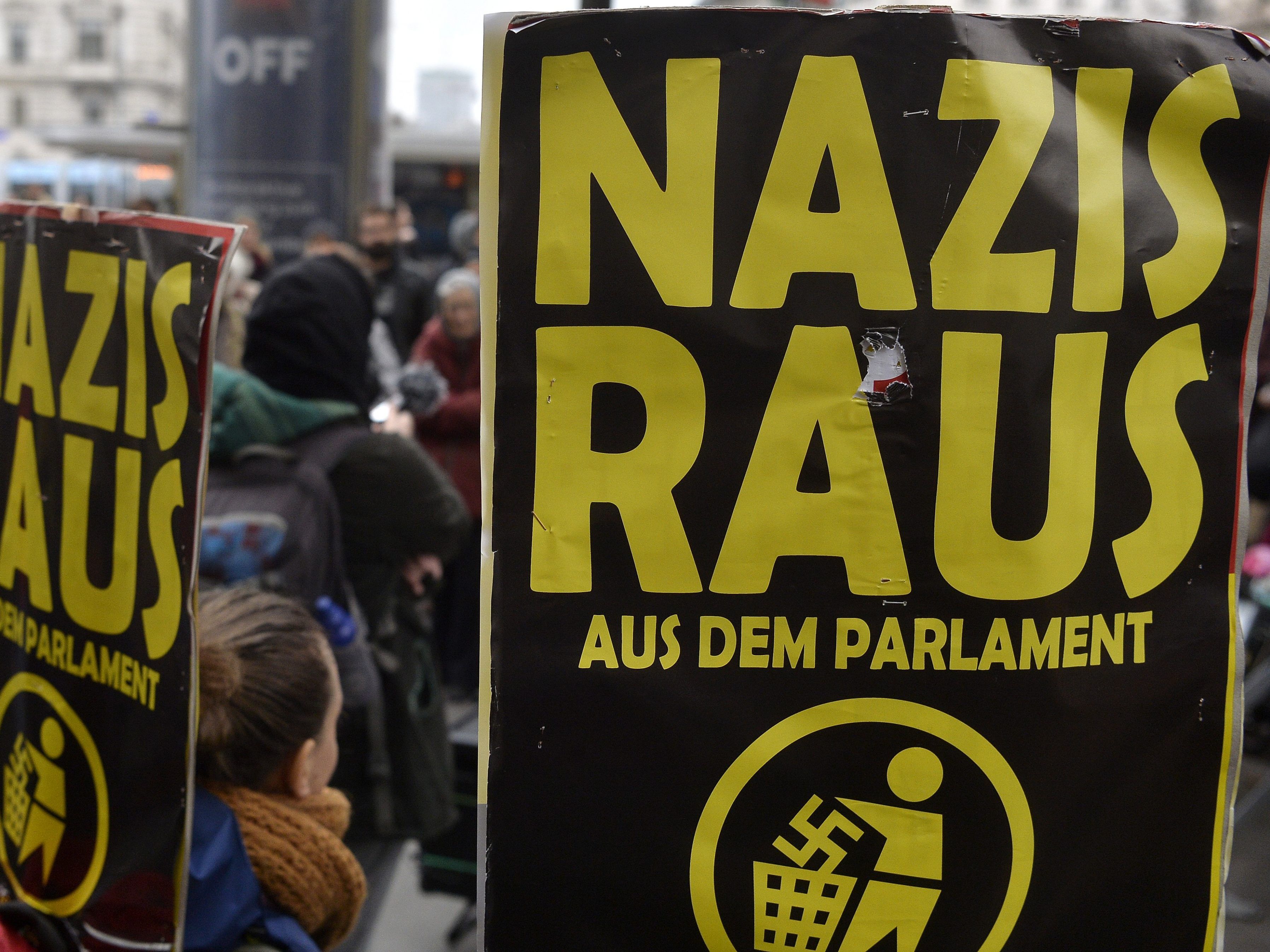 Linke Initiativen mobilisieren für Proteste gegen Koalition.
