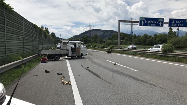 Unfall auf der A14 auf Höhe Altach. (Bild: Leserreporter)
