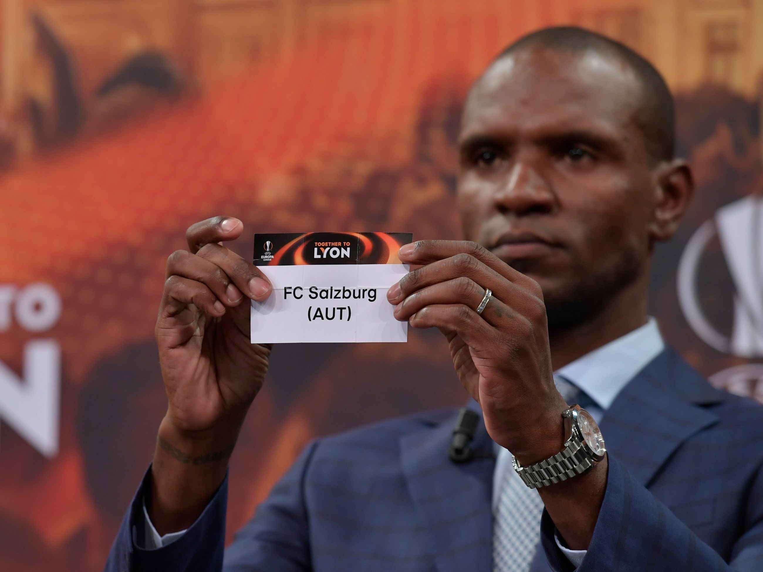 Eric Abidal zog die Partien des EL-Sechzehntelfinales.