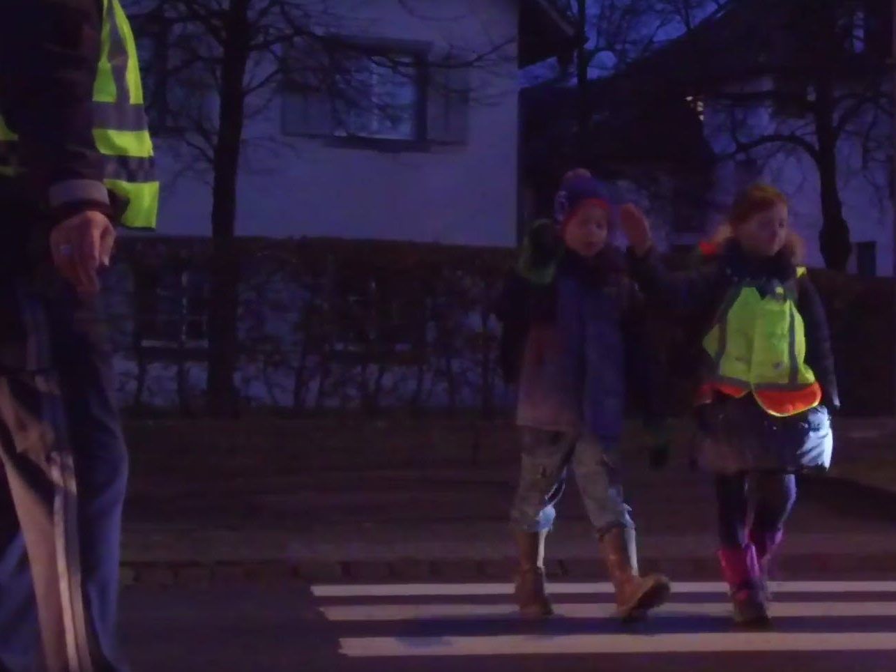 4000 Kinder bzw. Schüler nehmen in den frühen Morgenstunden am Straßenverkehr
