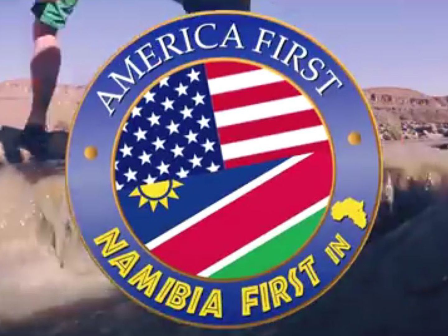 Ähnlich wie die "America first, ...second"-Parodien im vergangenen Jahr, nimmt der Clip die Aussagen Trumps aufs Korn.