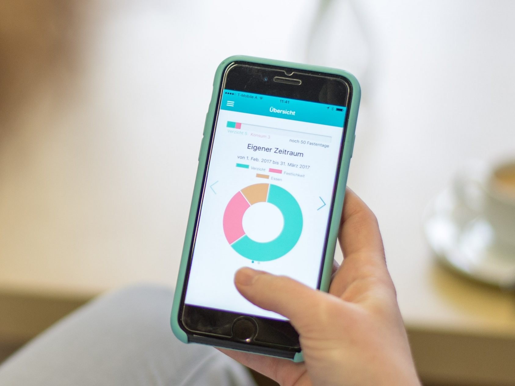 Mit der Aktion-Trocken-App kann einem der eigene Umgang mit Alkohol bewusst gemacht werden.