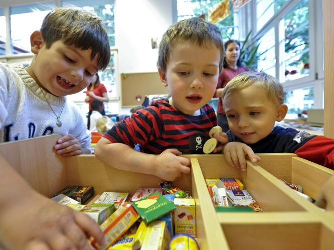 Neues Ausbildungsmodell und Novellierung des Kindergartengesetzes sollen Engpass entschärfen