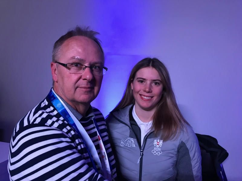 VN-Reporter Klaus Hämmerle mit Slalom-Ass Katharina Liensberger