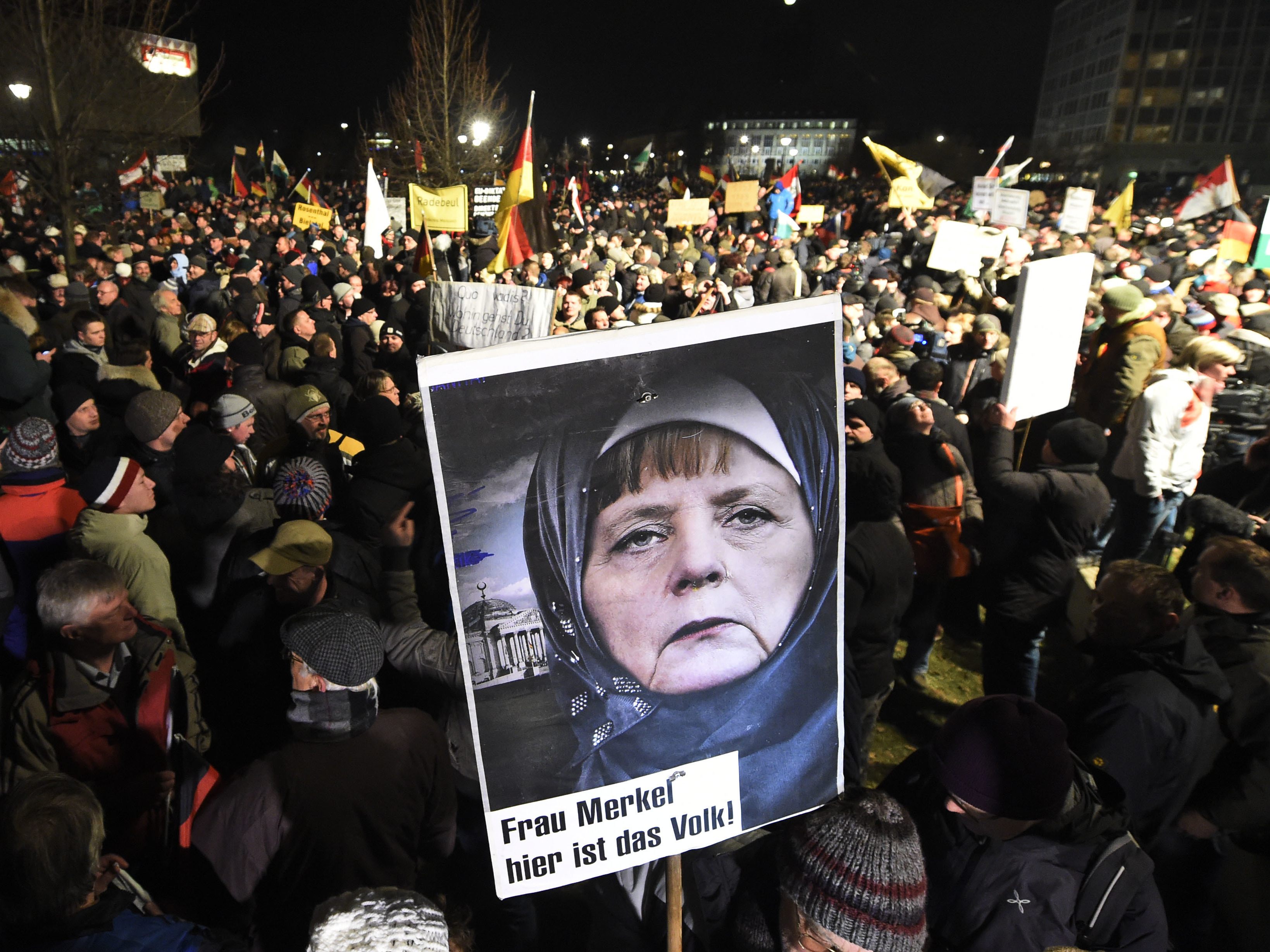 Parteichef nennt als Bedingung "Verschwinden" Bachmann.