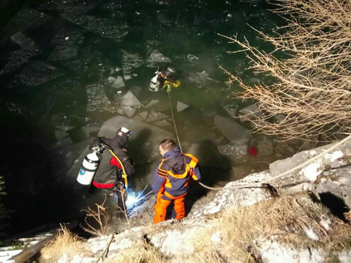 Bei einem Unfall in Tirol starb in der Nacht auf Donnerstag eine 17-Jährige.