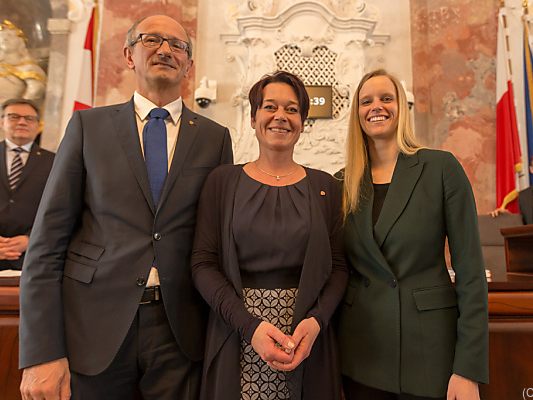 Ledl-Rossmann (m.) ist die erste Frau an der Spitze des Landtags