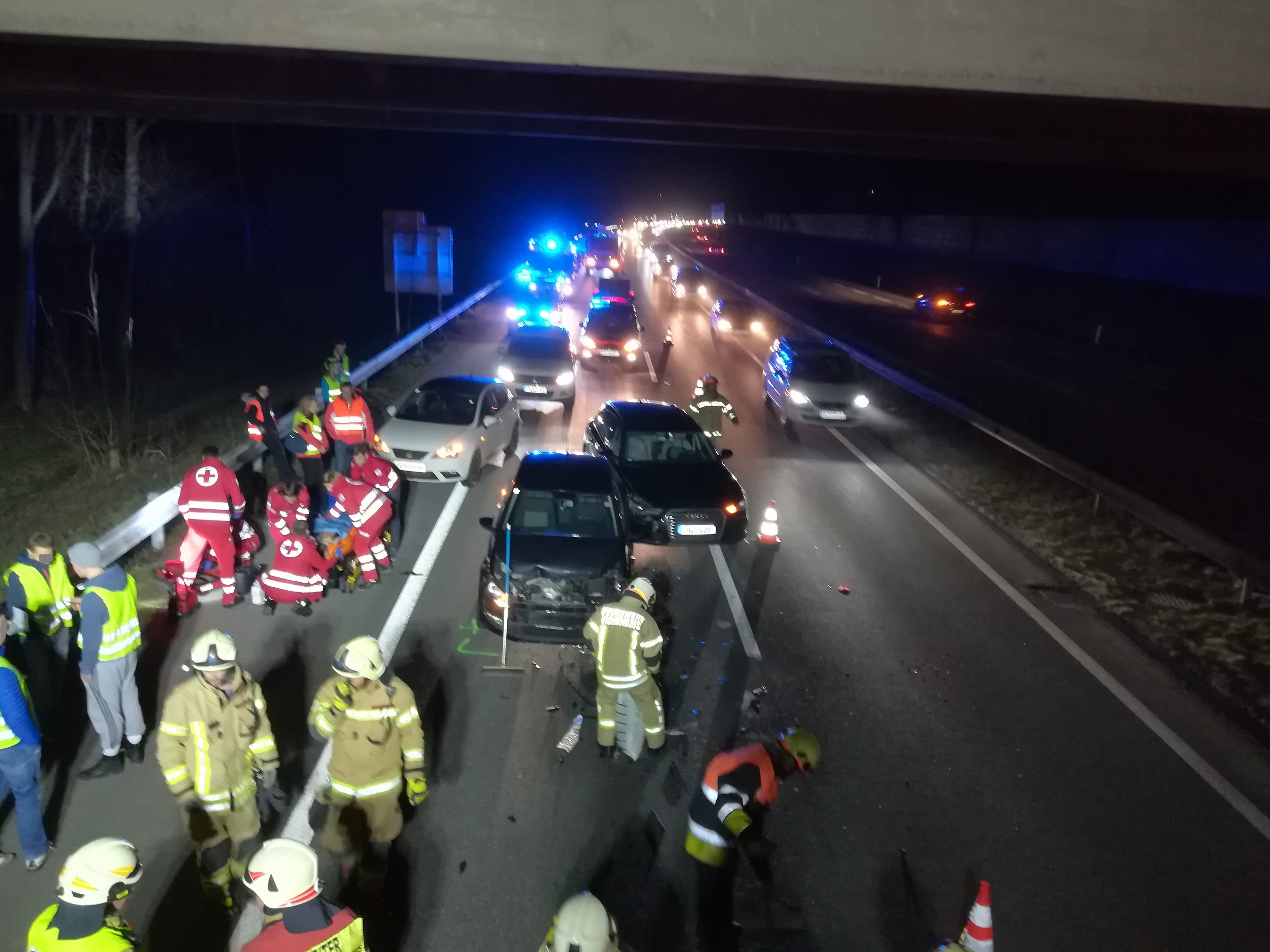 Am Freitagabend kam es auf der A14 zu einem Unfall mit drei beteiligten Fahrzeugen.