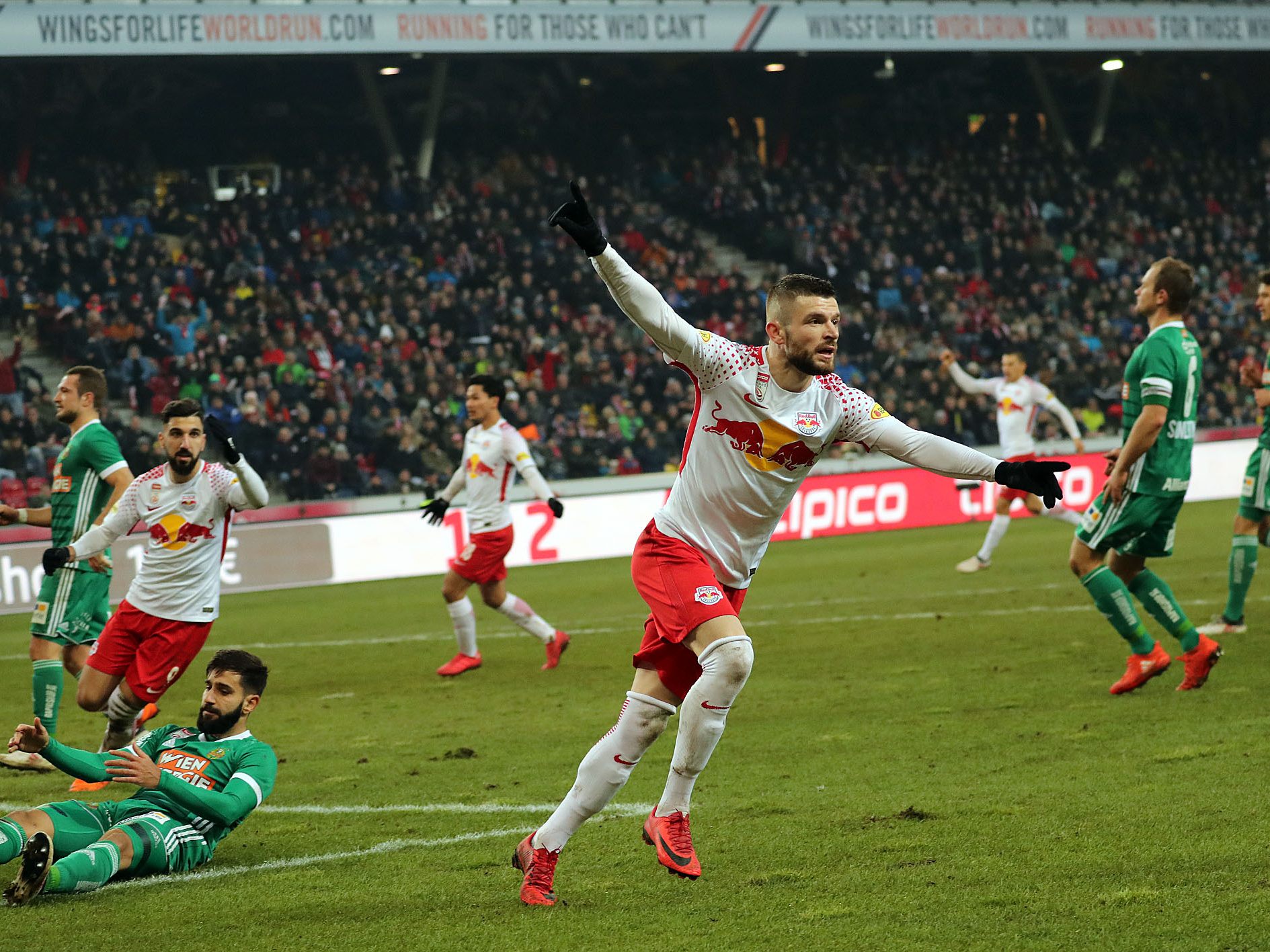 Red Bull Salzburg gewann gegen Rapid Wien.
