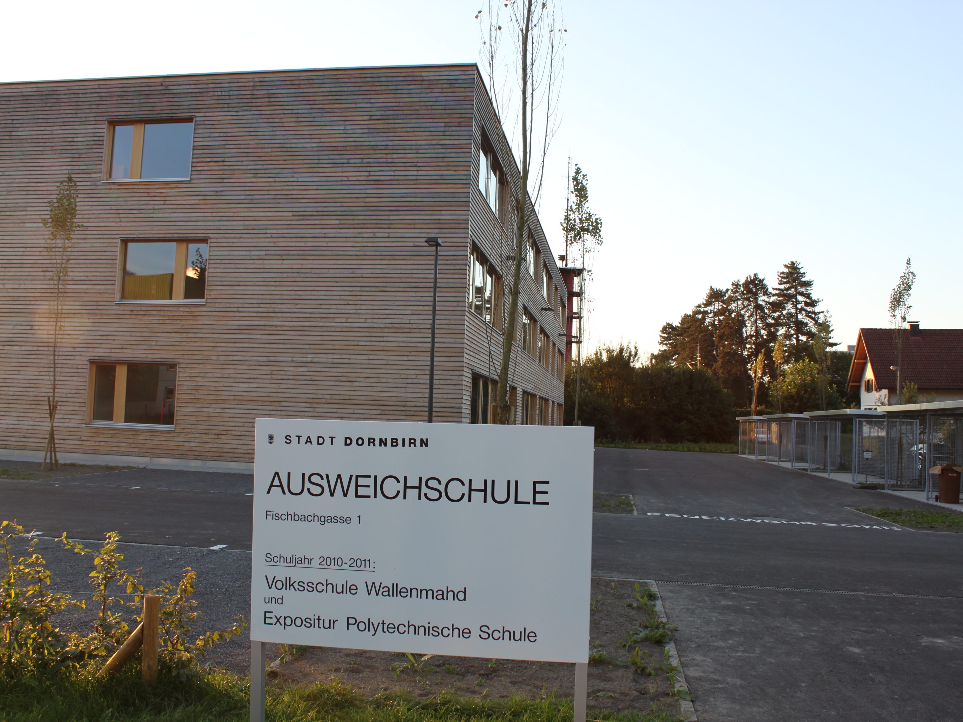 Noch immer fehlt eine Turnhalle bei der Ausweichschule am Fischbach.