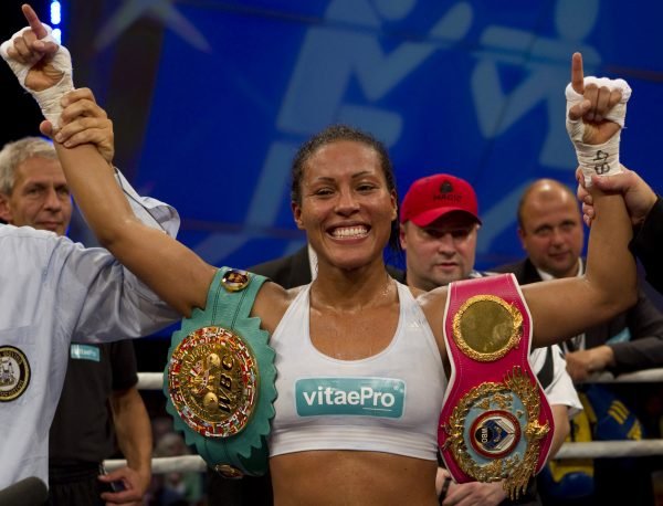 Cecilia Braekhus nach ihrem Sieg gegen Mikaela Lauren 2010. - AP/dapd 