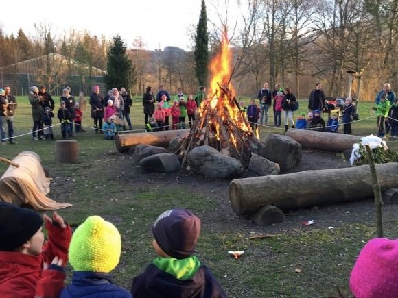 Nach dem Erwachen der Frühlingsfee durfte dann auch der Funken brennen.