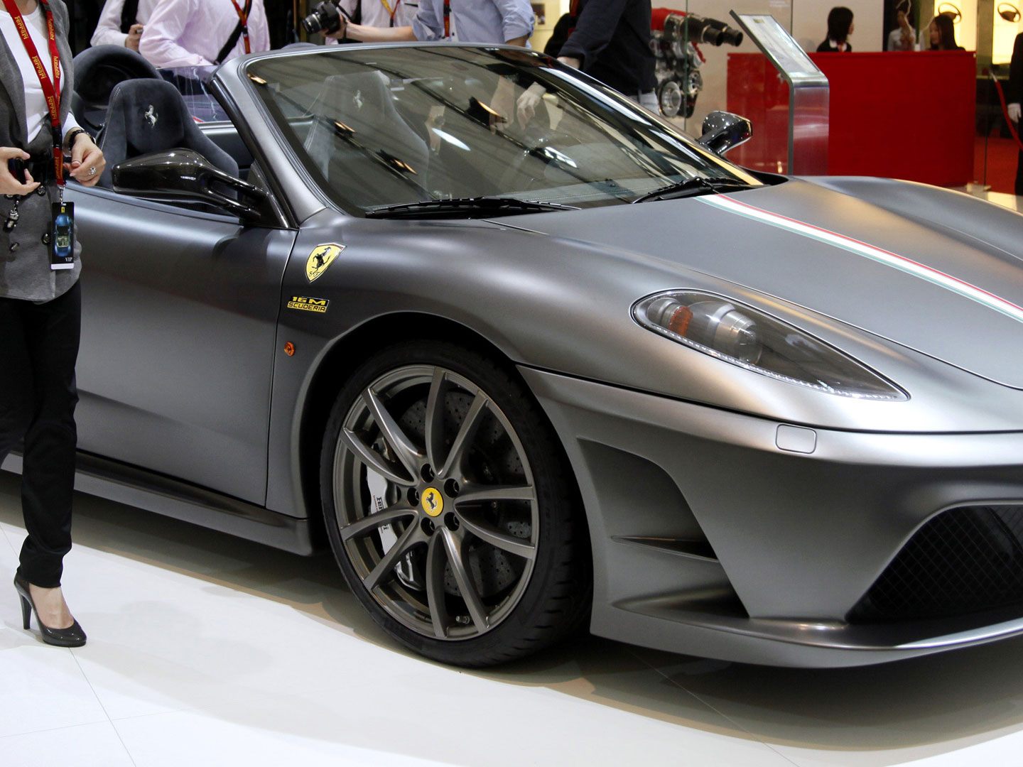 Der Mann wollte den Ferrari, der einer Schweizer Firma gehört, in deren Auftrag nach Montenegrino überstellen.