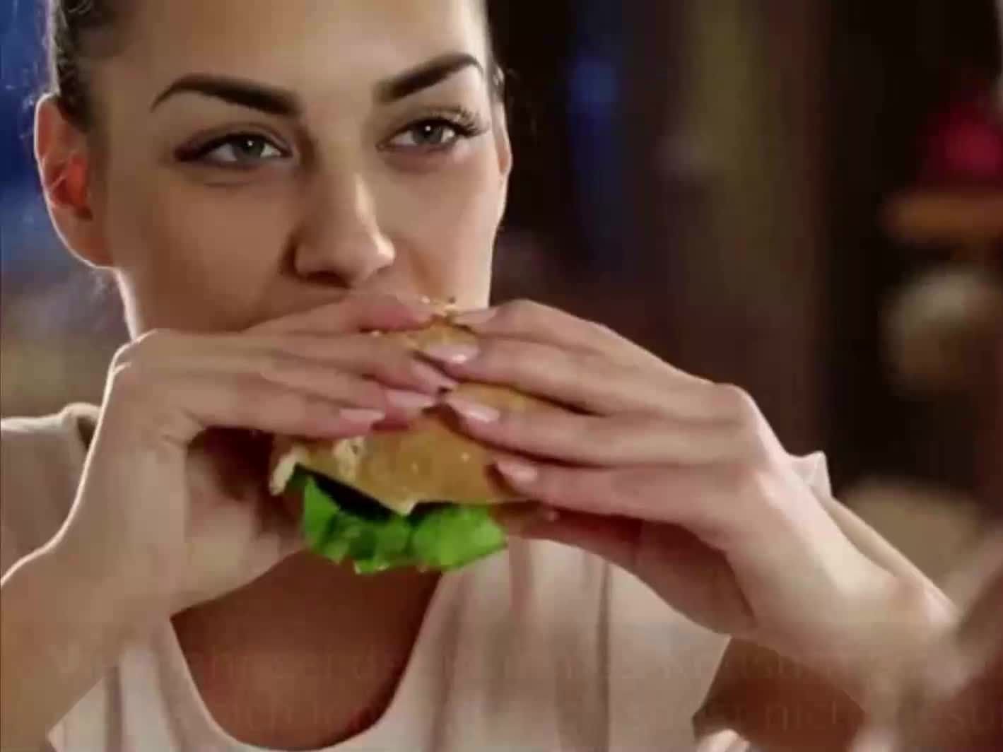Fast Food ist äußerst ungesund.