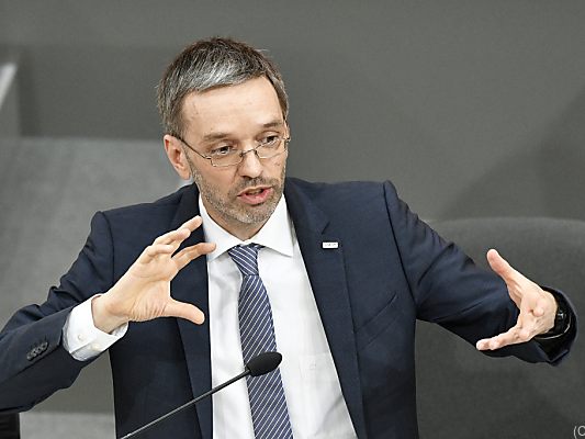 Innenminister Kickl verteidigt die Gesetzesvorlagen