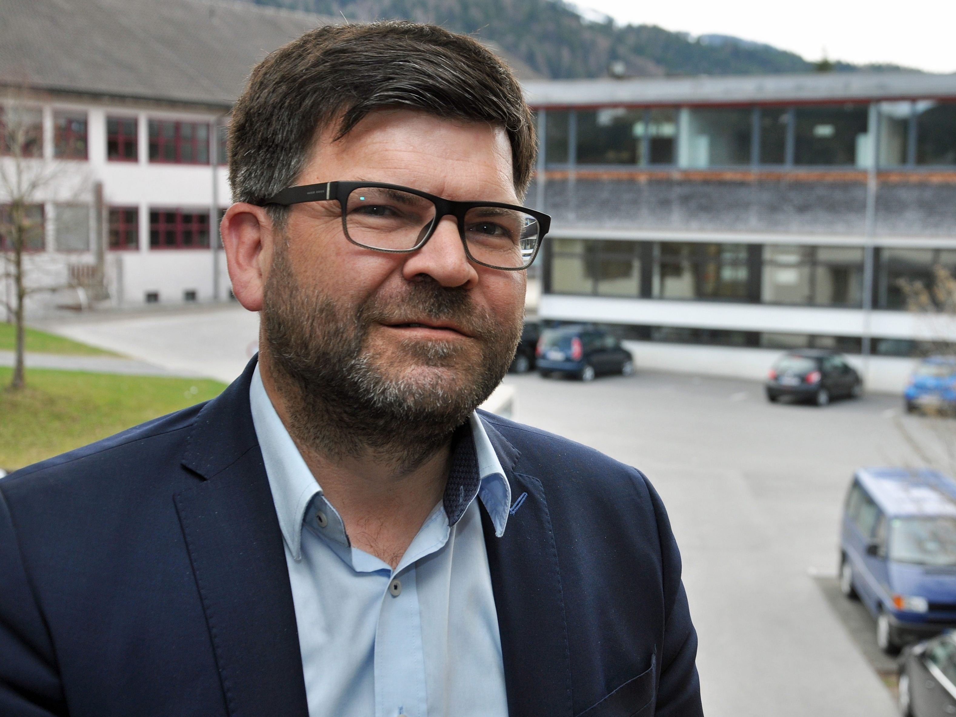 Bestmögliche Einrichtungen im Bildungsbereich bereit zu stellen ist Bürgermeister Gerhard Beer ein besonderes Anliegen.