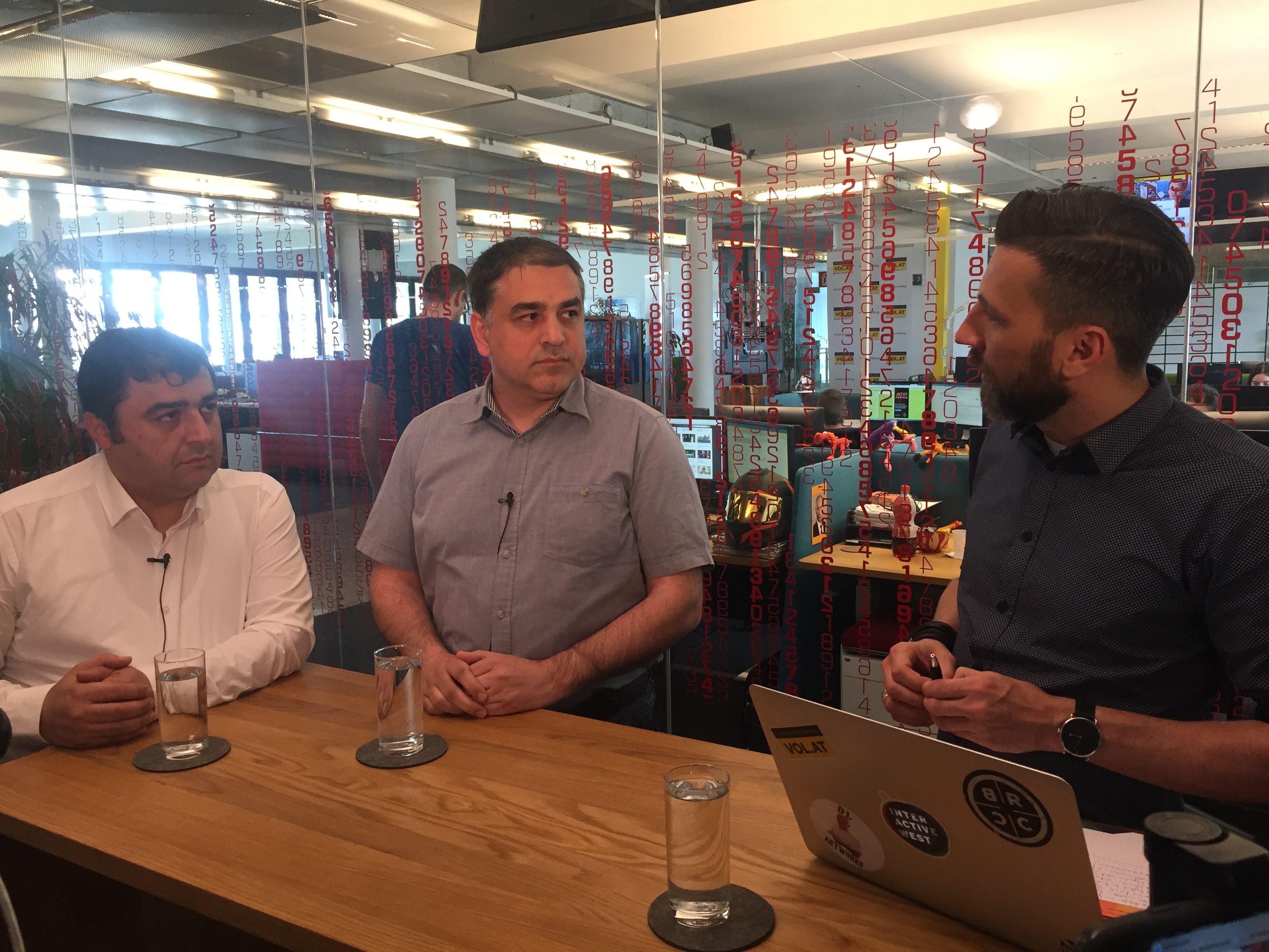 Attila Dincer und Osman Guvenc von ATIB Vorarlberg sind heute ab 15 Uhr im VOL.AT-Livetalk.