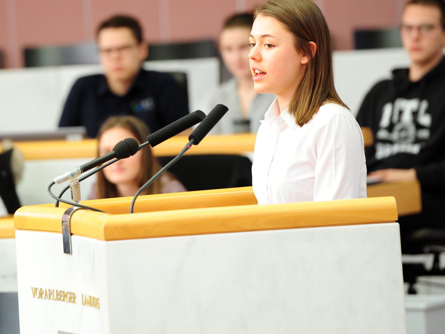 Rund 75 Schülervertreterinnen und -vertreter diskutierten am Donnerstag, 19. April 2018, bei der zweiten Sitzung des Vorarlberger SchülerInnenparlaments.