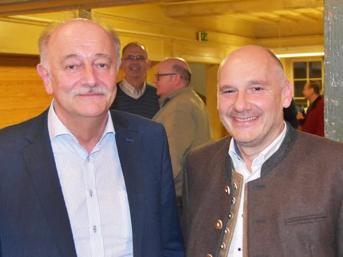 Heute, Donnerstag, 19. April, übergibt der Kennelbacher Bürgermeister Hans Bertsch sein Amt an Peter Halder.