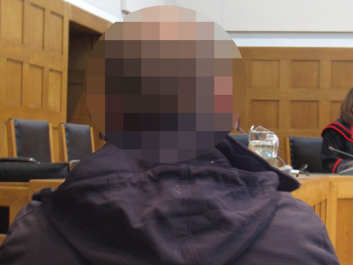 Der mehrfach Vorbestrafte stand schon einmal 2012 wegen Wiederbetätigung vor Gericht.