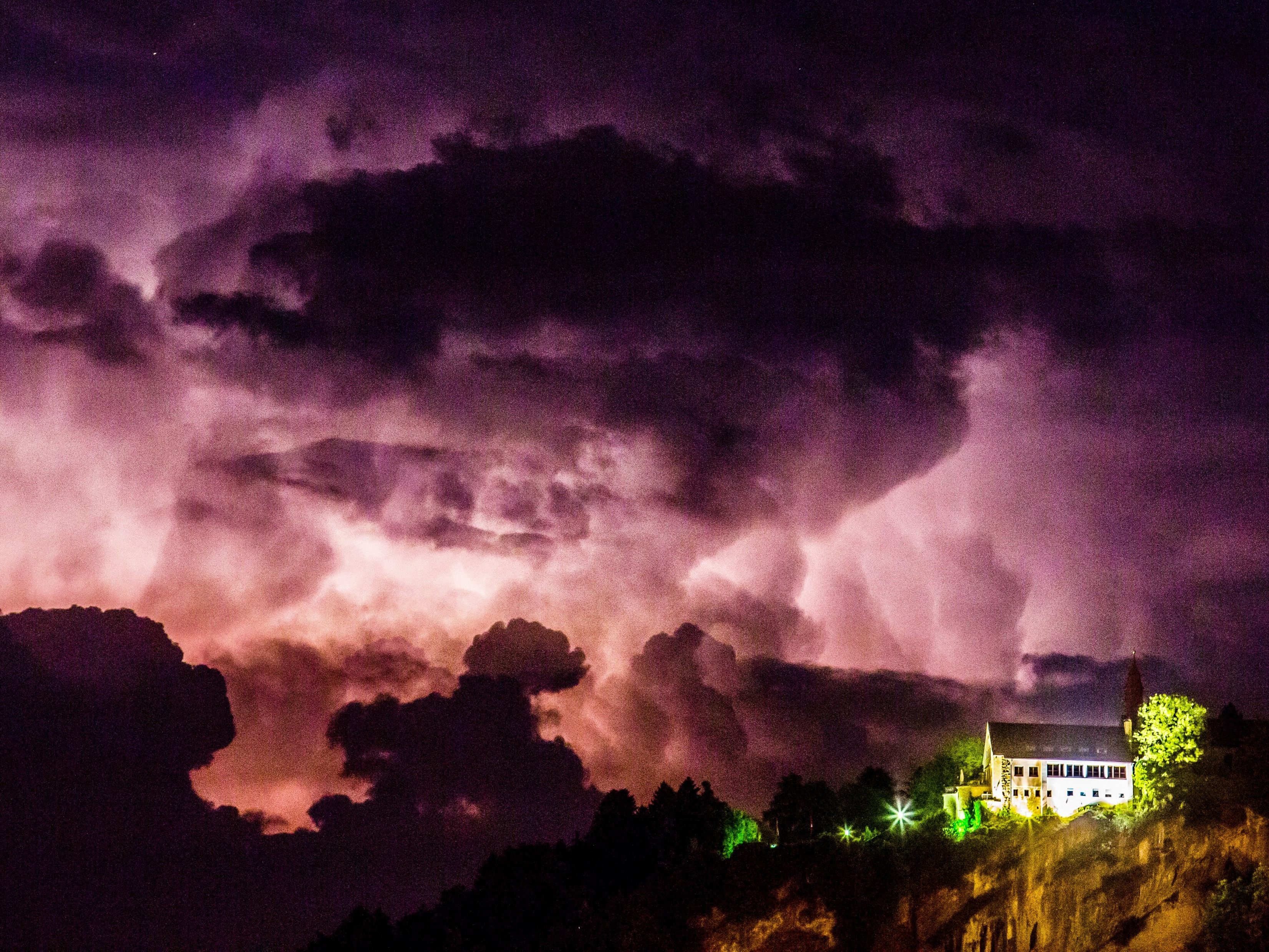 Besonders im Raum Bregenz soll es starke Gewitter geben.
