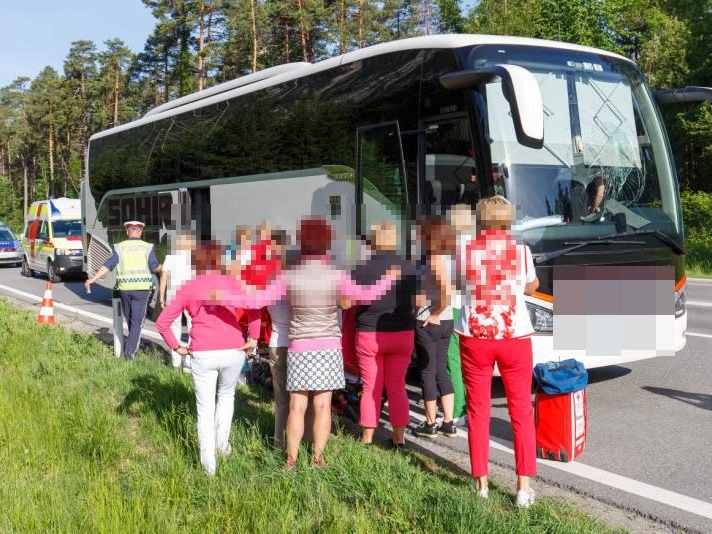 Verletzter Busgast musste behandelt werden