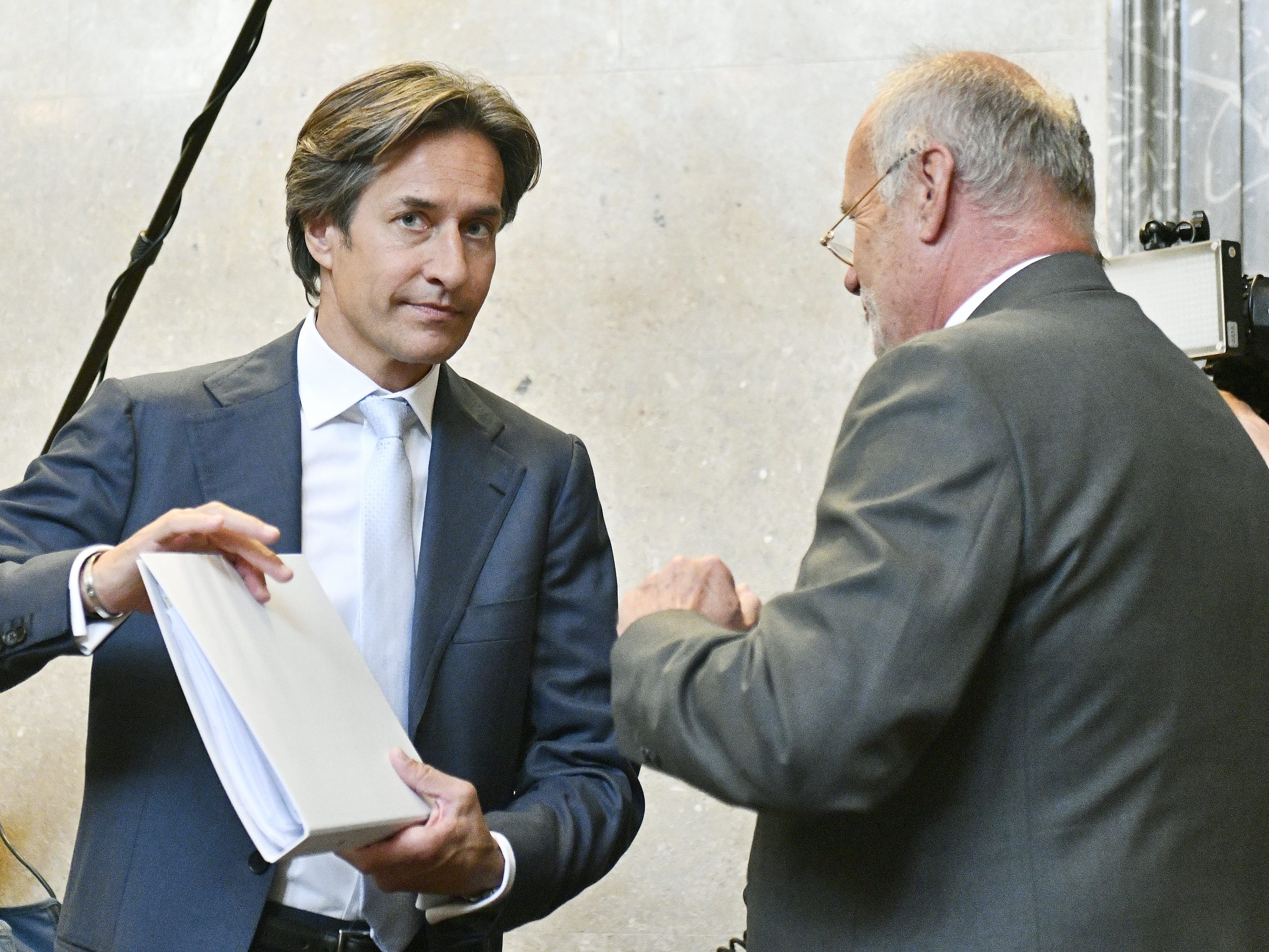 Hauptangeklagter will von Vorwürfen nichts wissen.