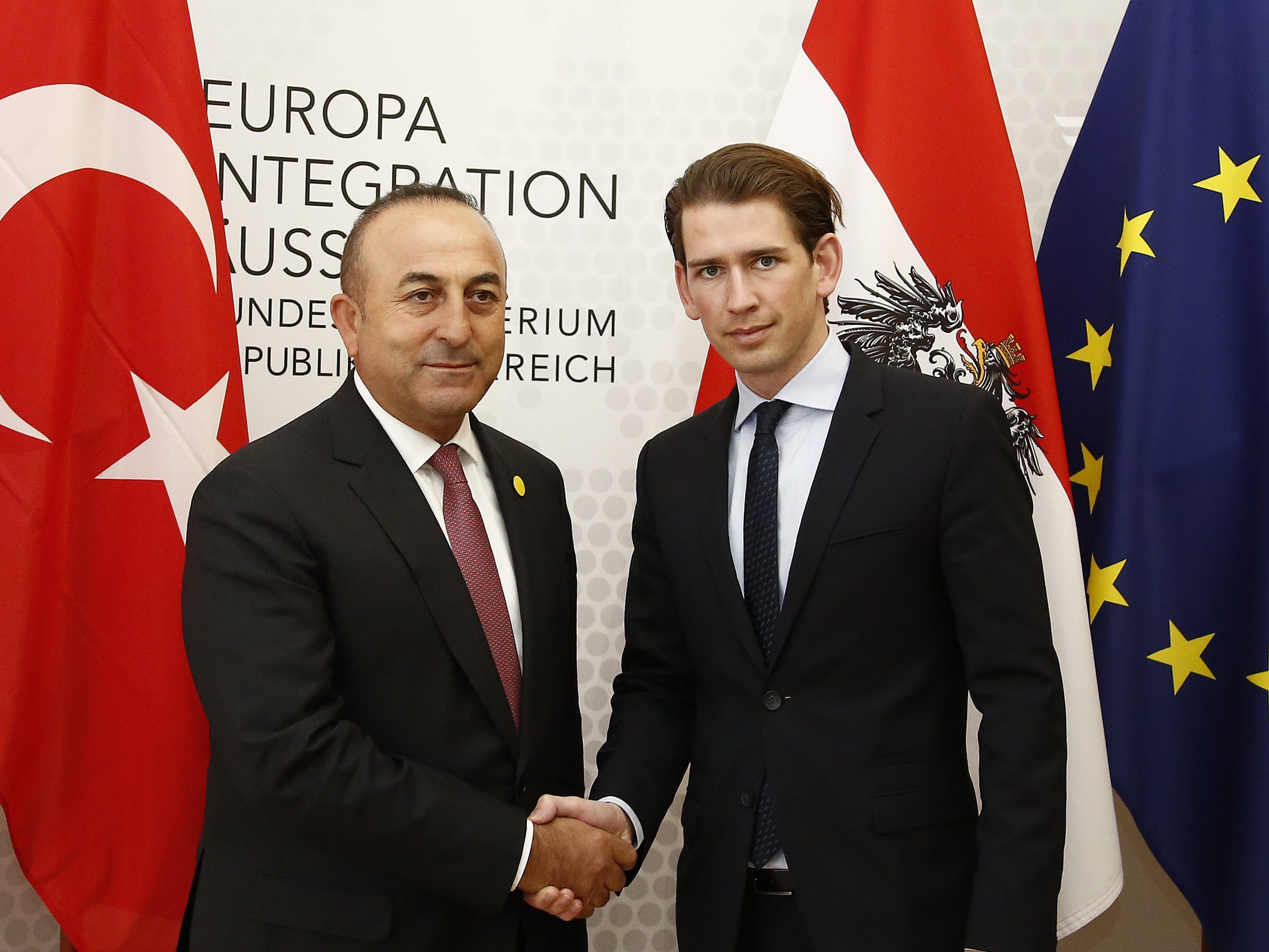 "Der derzeitige Bundeskanzler ist noch extremer als die rechtsextreme Partei", meinte Cavosoglu.
