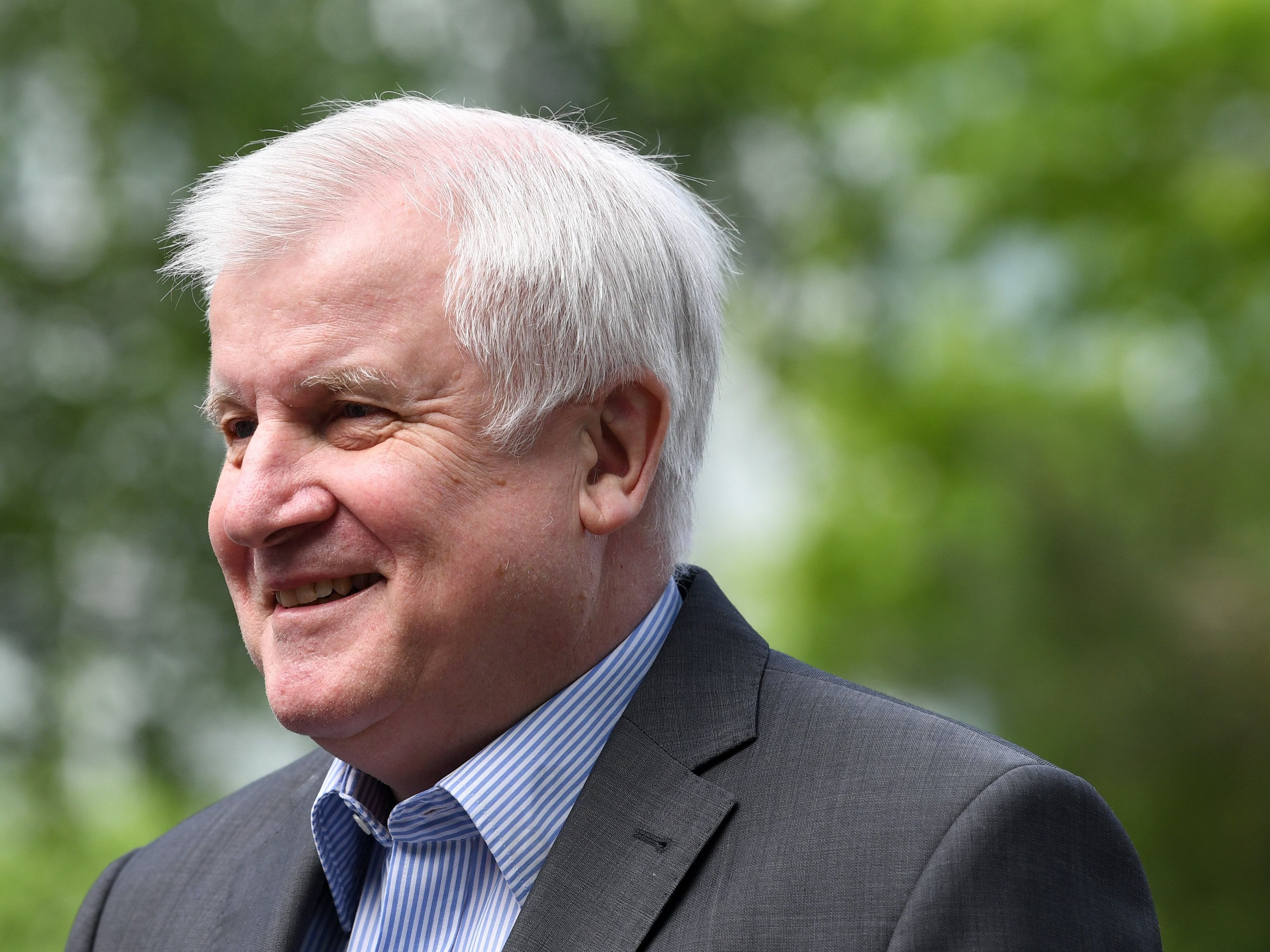 Horst Seehofer und die CSU gewähren Angela Merkel (CDU) im Asylstreit zwei Wochen Zeit.