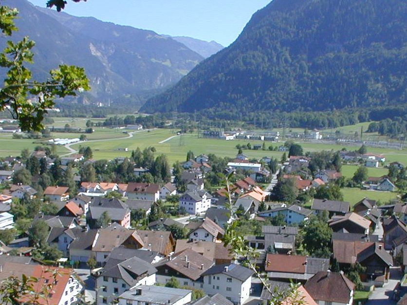 Das Mädchen wurde am Knie verletzt.