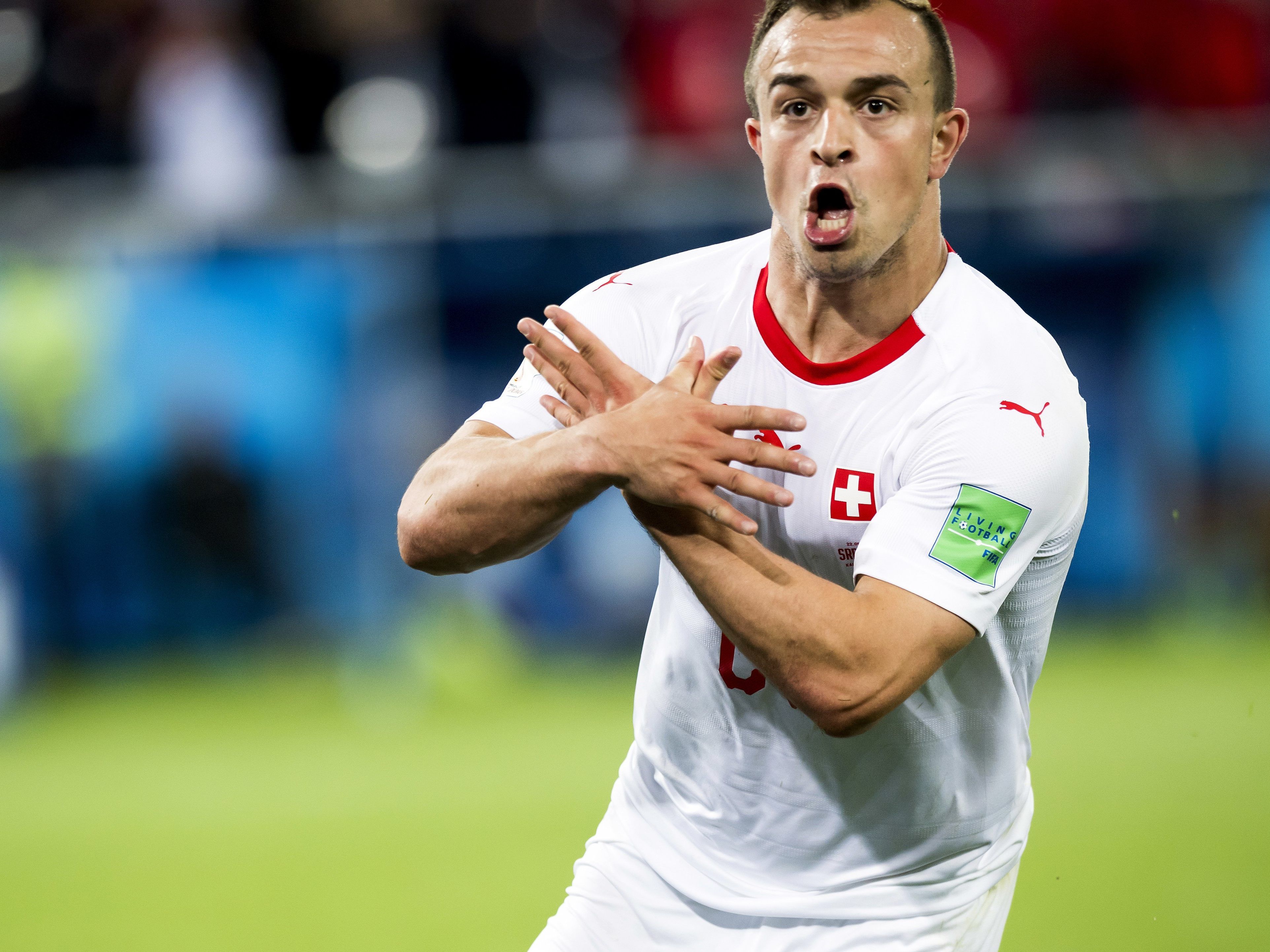 Wegen dieser Geste droht Shaqiri jetzt eine Strafe.