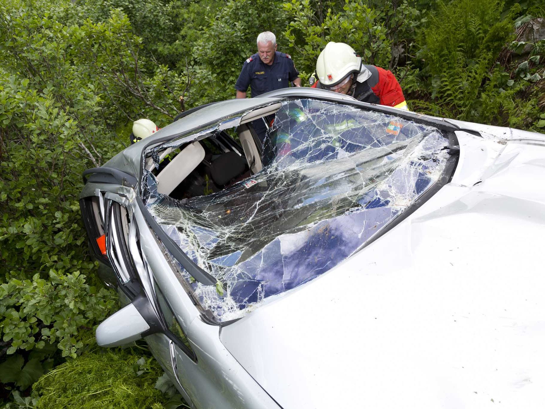 Bei dem unfall wurden zwei Personen leicht verletzt.