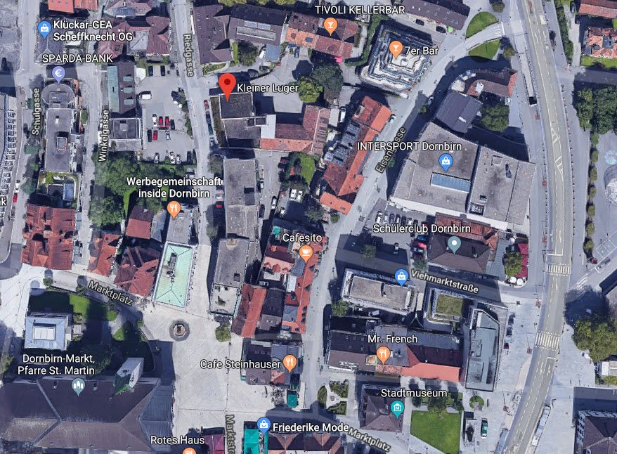 Kleiner Luger in der Nähe vom Marktplatz