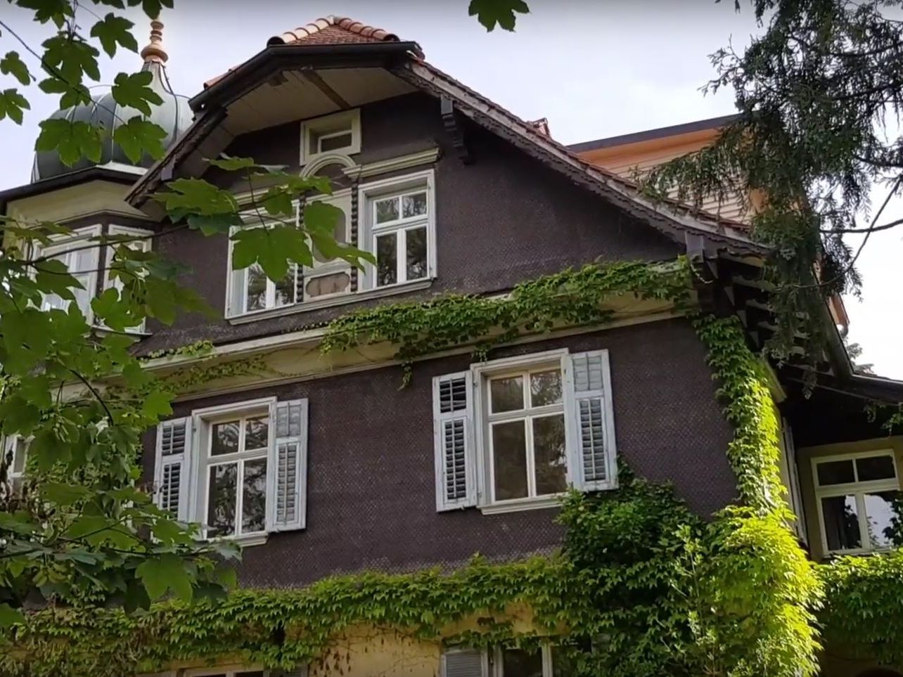 Villa Freudeck wartet immer noch auf den Abriss.