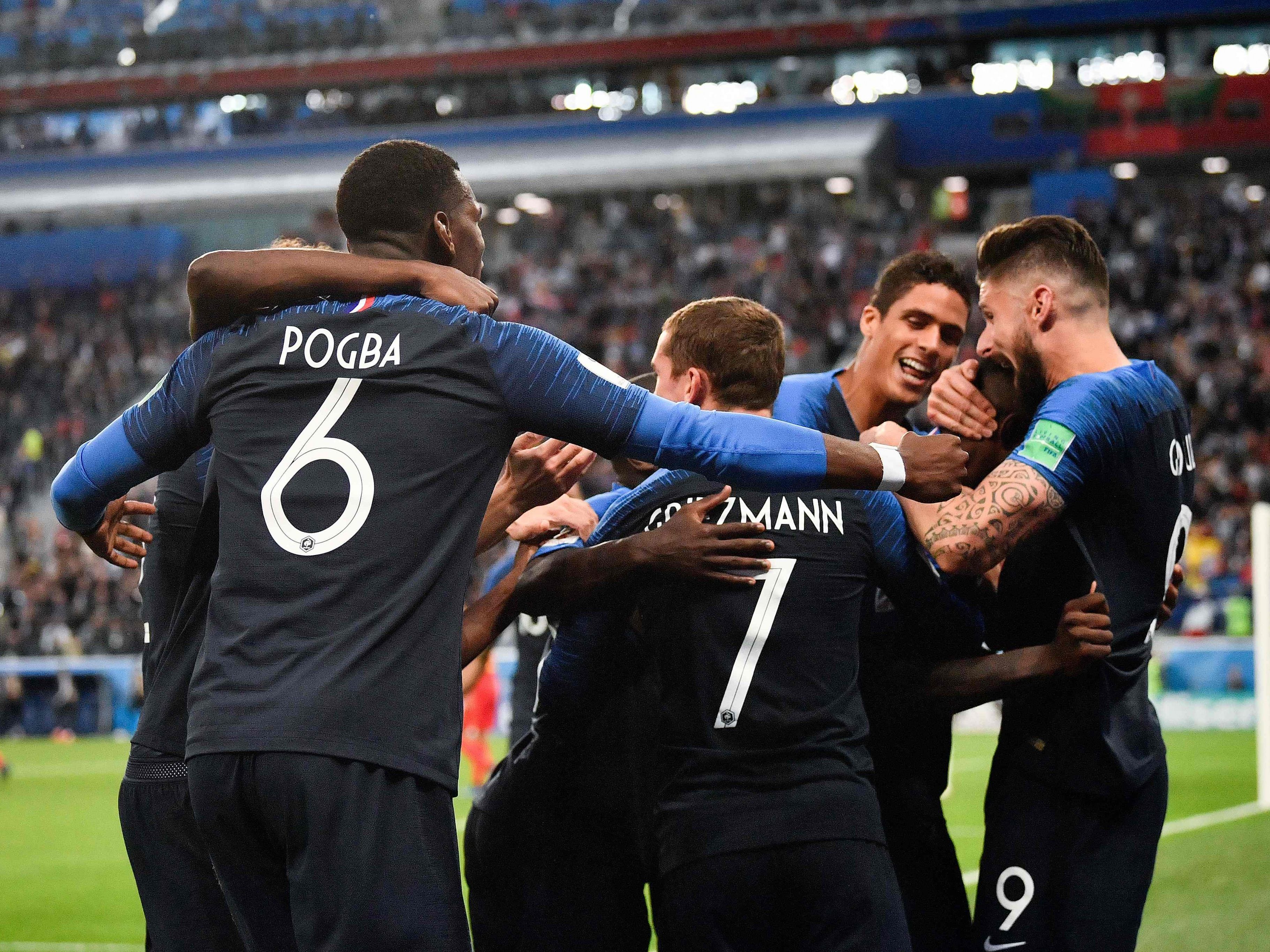 Die Franzosen jubeln nach dem 1:0 gegen Belgien über den Finaleinzug.