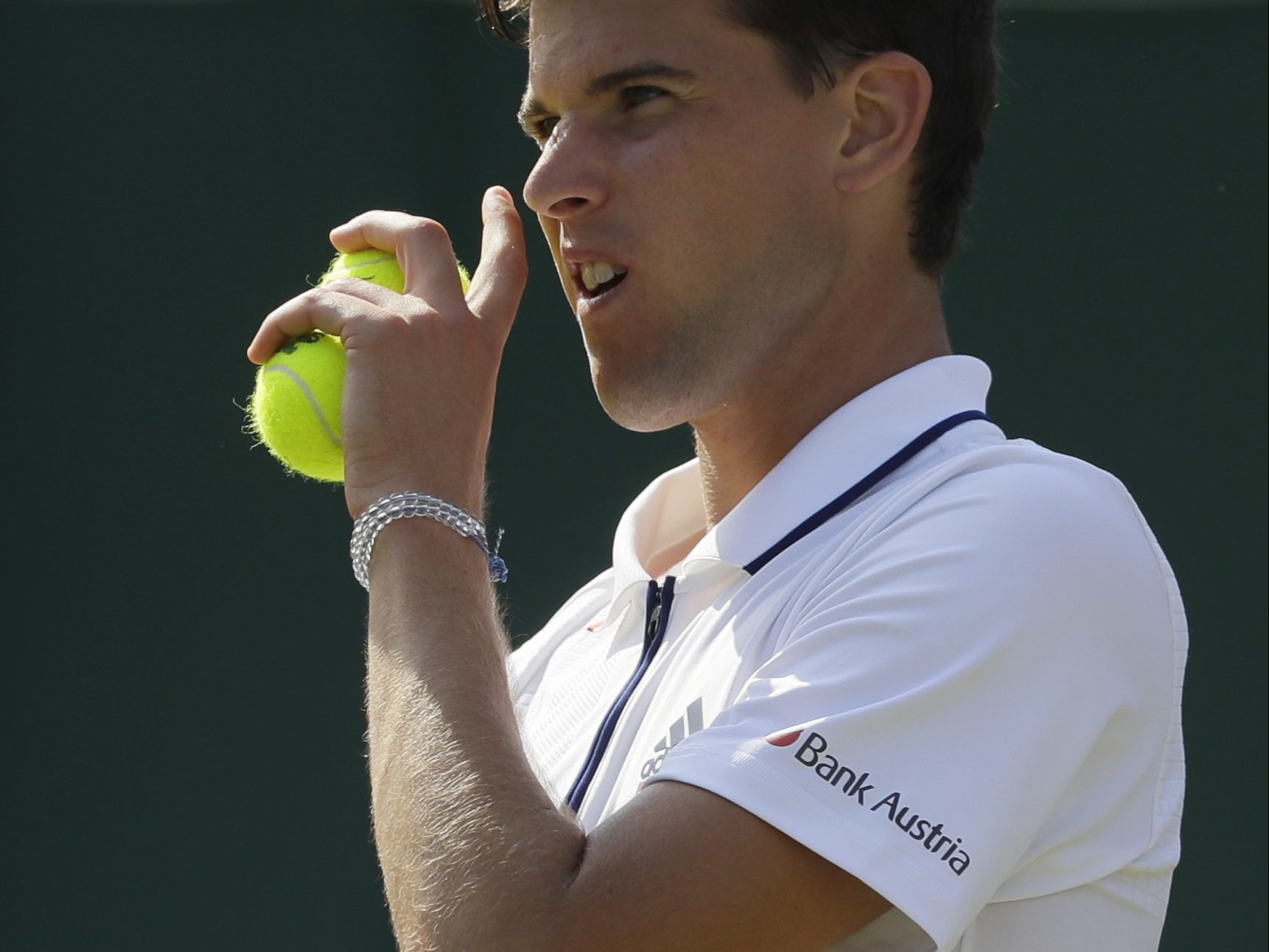 Dominic Thiem muss das Turnier in Wimledon schon in Runde eins aufgeben.