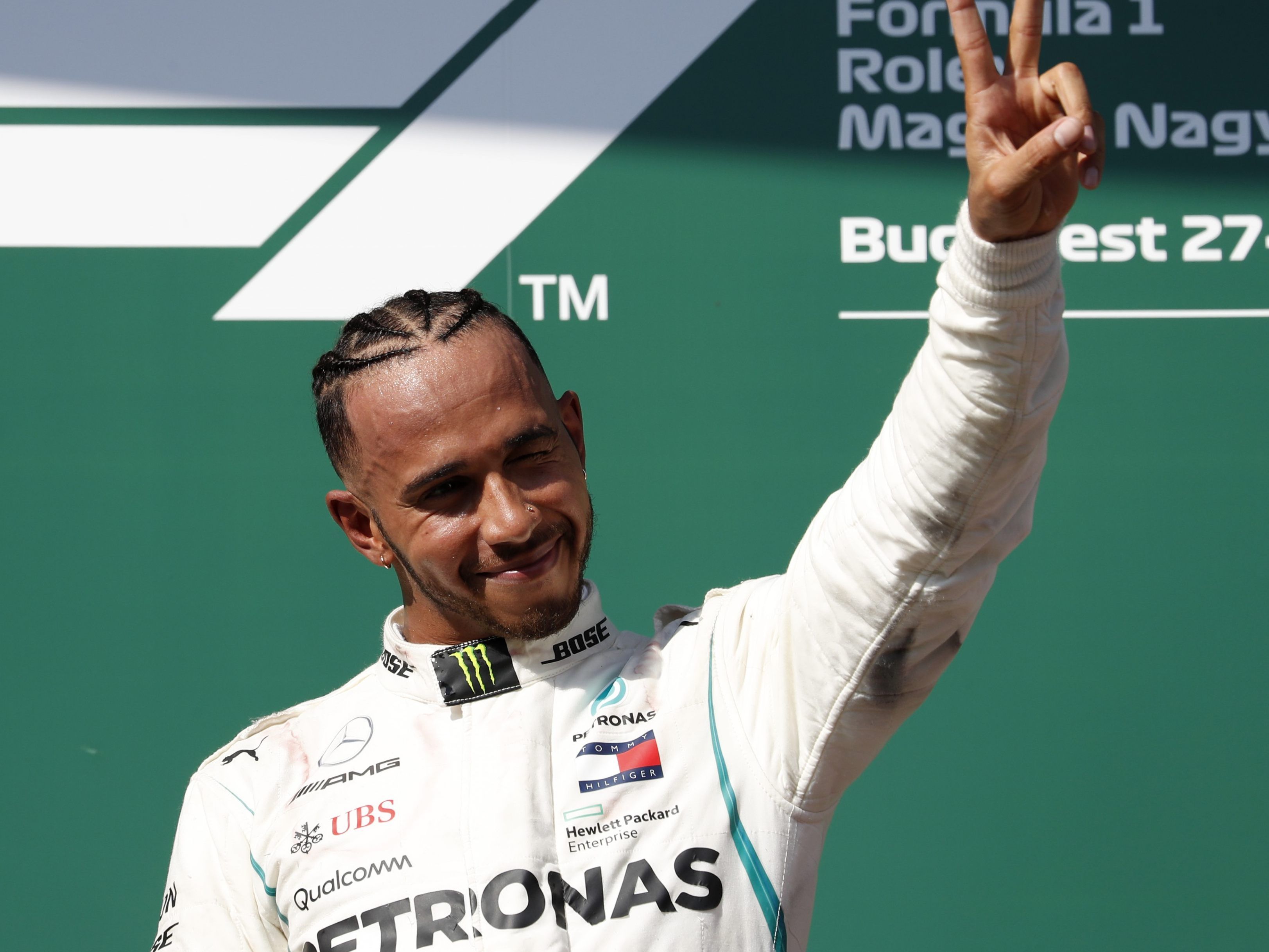 Hamilton siegt vor den Ferraris von Vettel und Räikkönen.