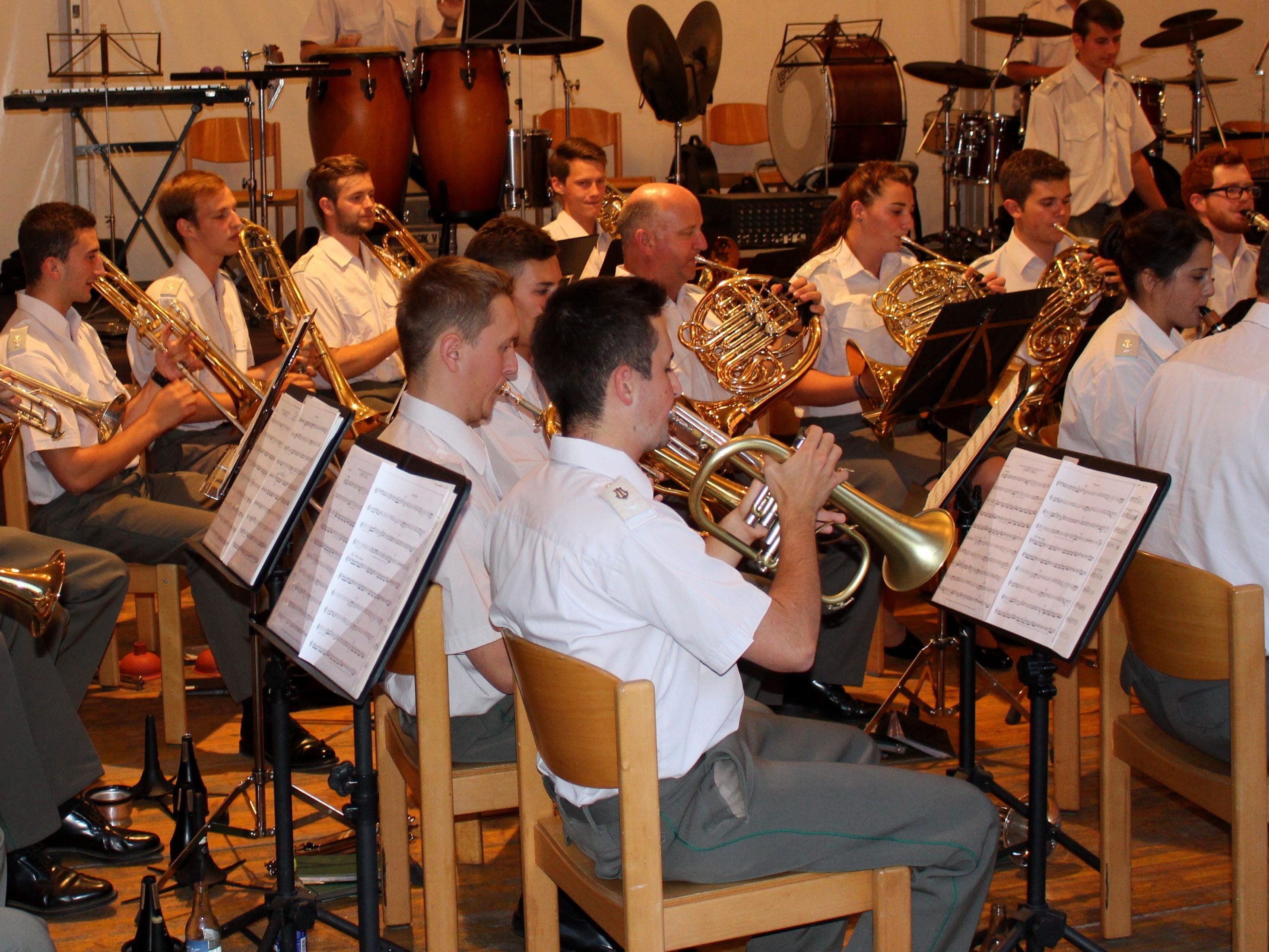 Einen exzellenten Auftritt hatte das „Militärmusik Vorarlberg“ unter der Stabführung von Major Wolfram Öller beim traditionellen Sommerkonzert in Lochau.