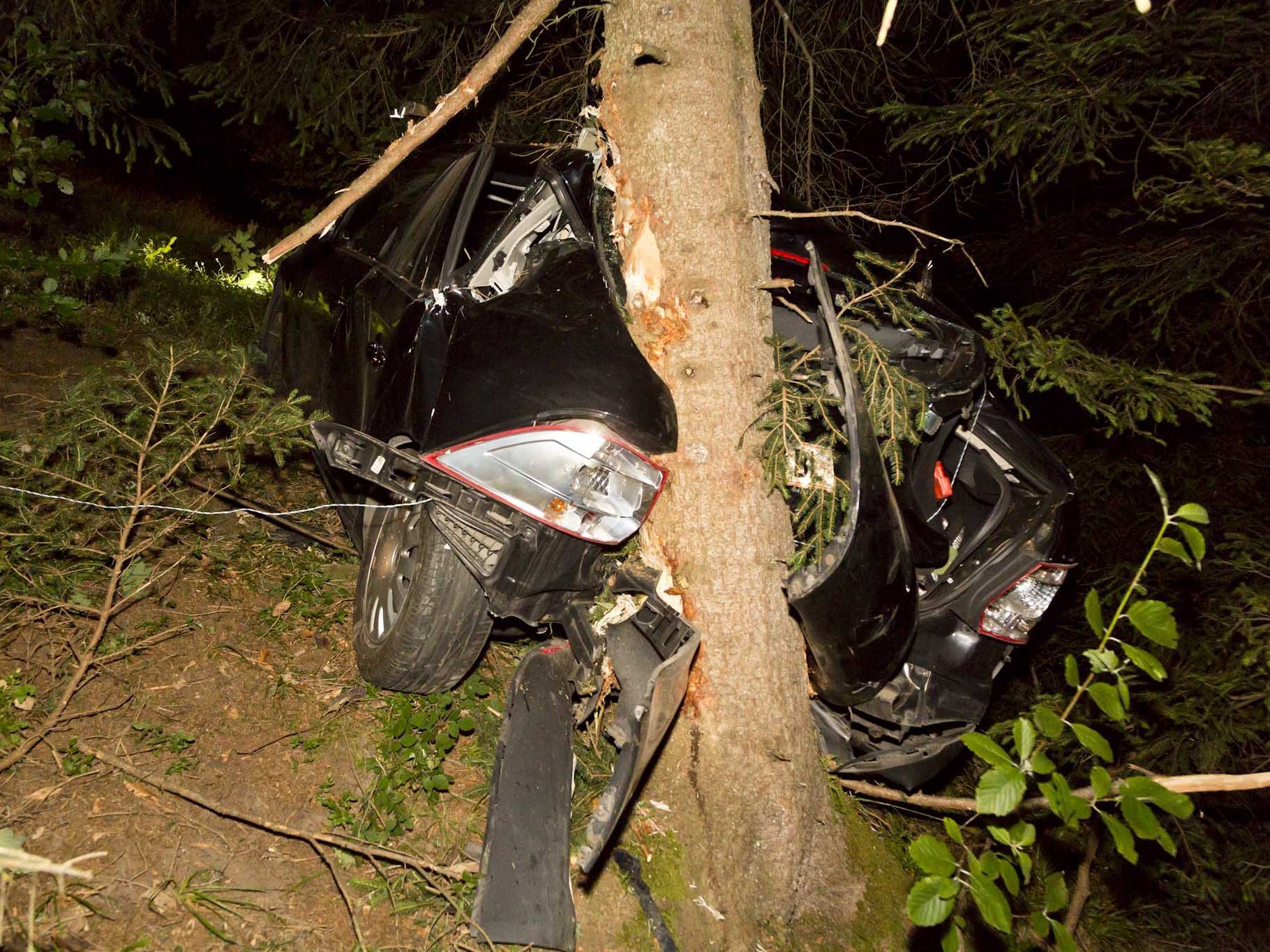 Feuerwehr rückte mit Rüstfahrzeug aus.